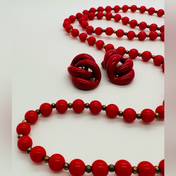 Red Vintage NAPIER Earrings & Bead Necklace - Picture 11 of 13